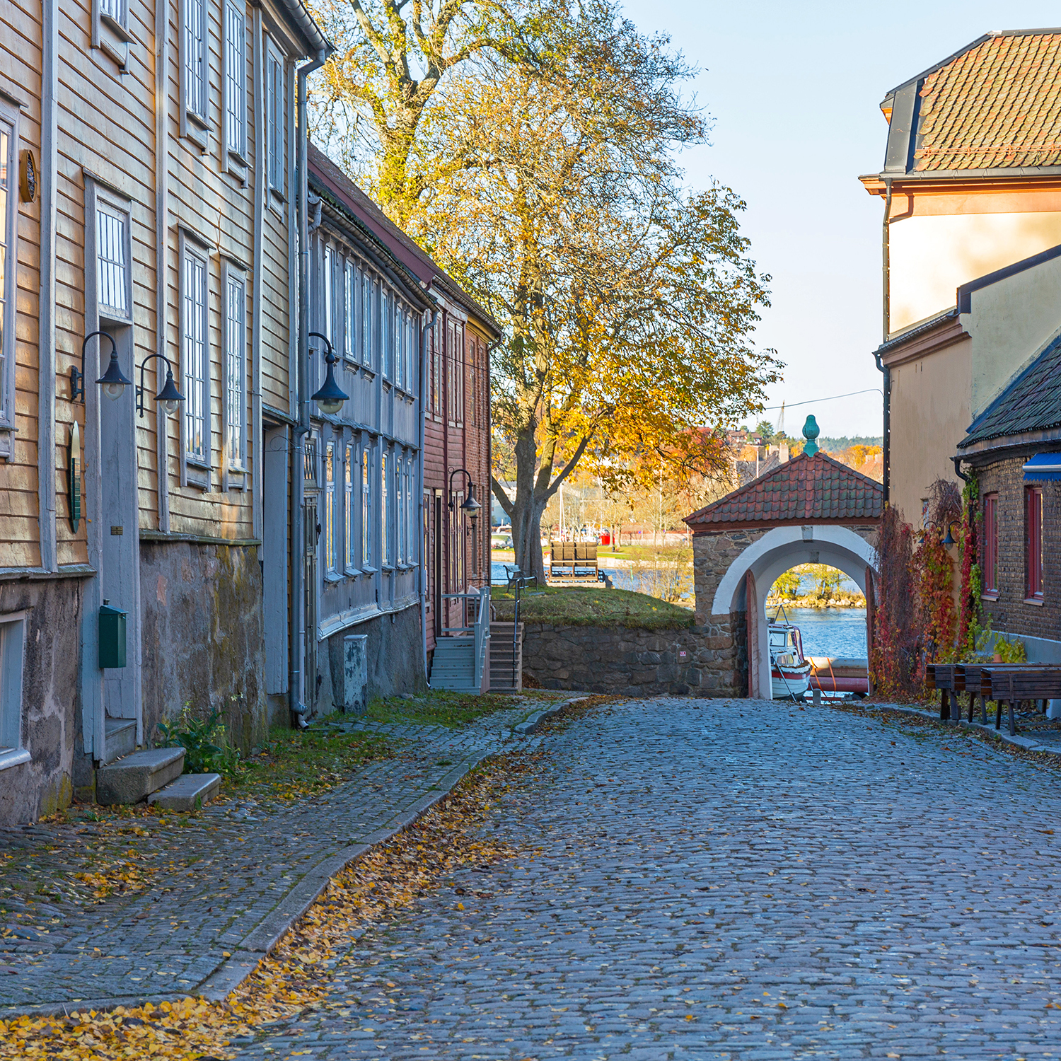 Fredrikstad, Gamlebyen Fredrikstad Aktiv Bemanning Fredrikstad har kunder på tvers av mange fagfelt og industrier. Hovedtyngden av våre oppdrag er innenfor bygg og anlegg, samt i industrien.