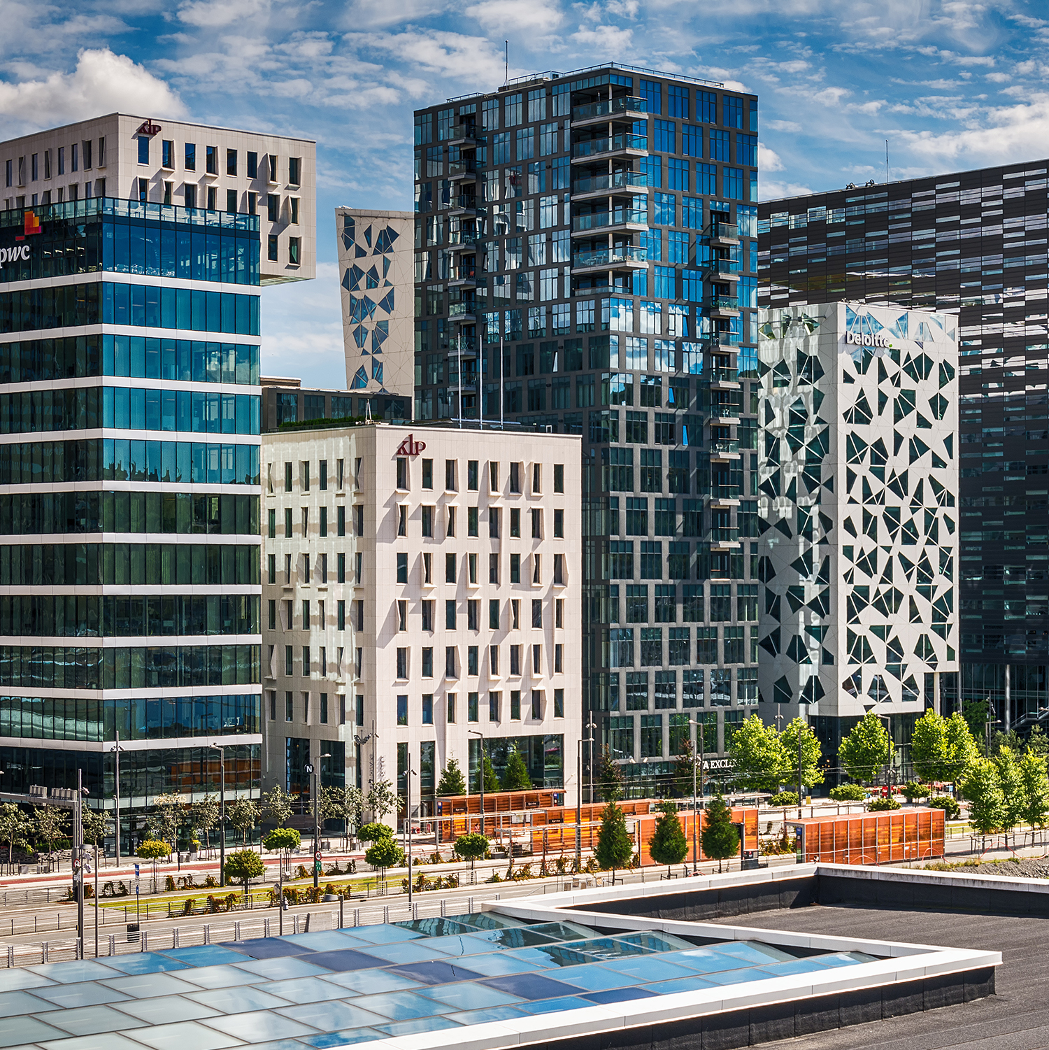 Aktiv Bemanning Oslo jobber sammen med en rekke store nasjonale aktører innenfor bygg- og anlegg, i tillegg til en rekke industribedrifter i Stor-Oslo, Viken og Innlandet.